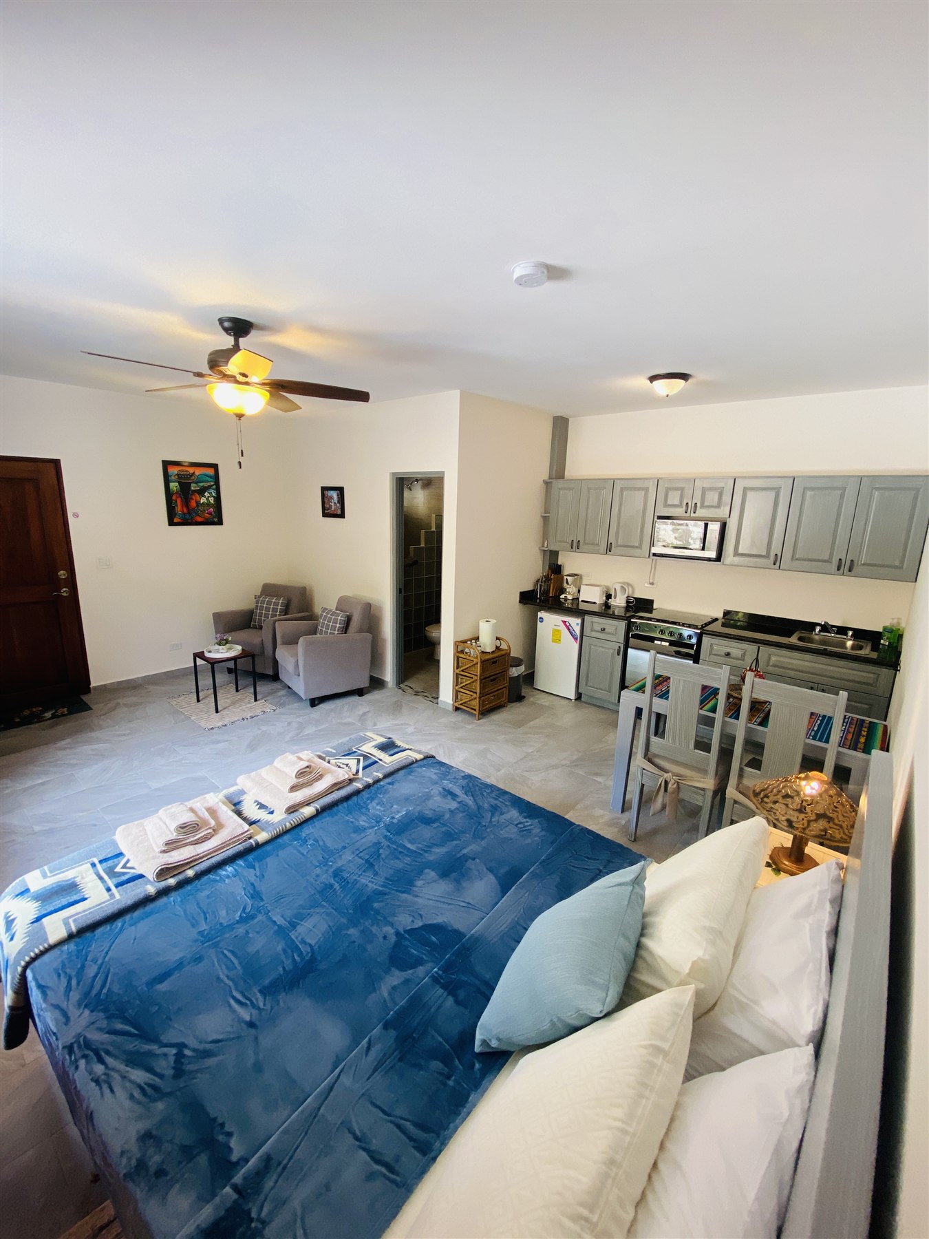 Tucan queen room with kitchenette